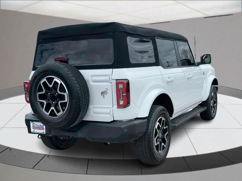 Used 2024 Ford Bronco Outer Banks AWD/4WD image 3