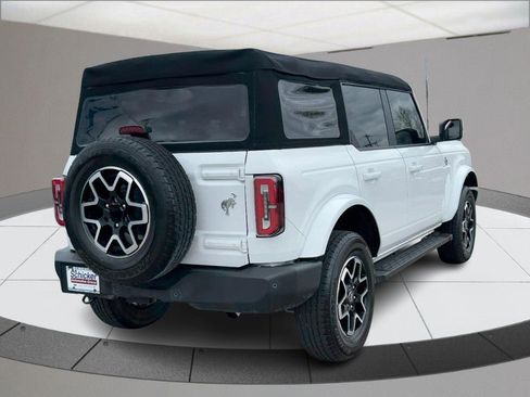 Used 2024 Ford Bronco Outer Banks image 3