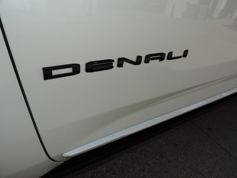 Certified 2024 GMC Yukon Denali Ultimate AWD/4WD image 23
