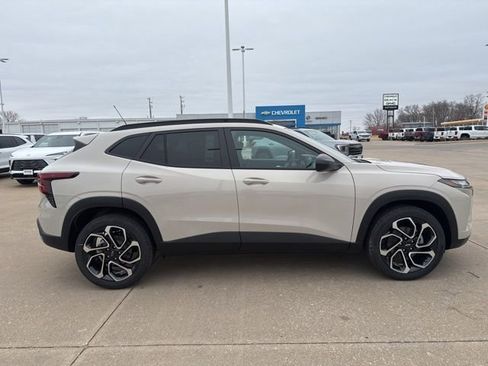 New 2026 Chevrolet Trax RS w/ Sunroof Package image 2
