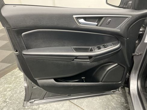 Used 2023 Ford Edge SEL image 7