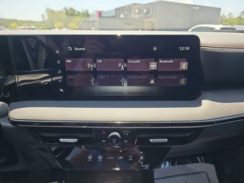 Used 2025 Nissan Kicks SR FWD image 25