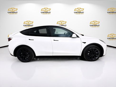 Used 2021 Tesla Model Y 2WD image 8