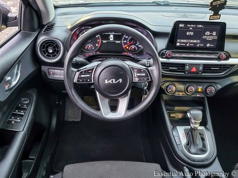 Used 2023 Kia Forte LXS image 11