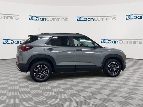 Used 2025 Chevrolet TrailBlazer LT AWD/4WD image 9