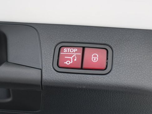 Used 2022 Mercedes-Benz GLB 250 4MATIC image 16
