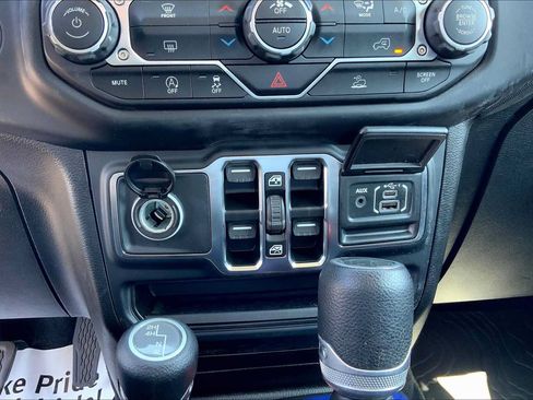 Used 2021 Jeep Gladiator Sport AWD/4WD image 33