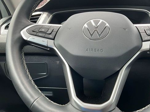 Used 2023 Volkswagen Tiguan SE w/ Panoramic Sunroof Package AWD/4WD image 23