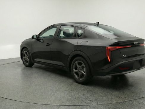 Used 2025 Kia K4 FWD image 6