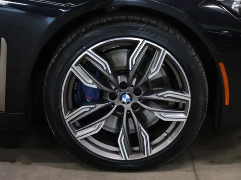Used 2021 BMW M760i xDrive w/ Luxury Rear Seating Package image 37
