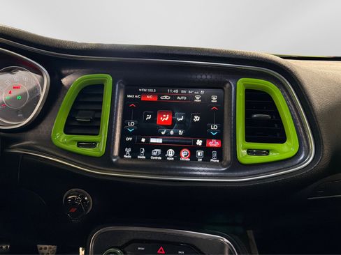Used 2015 Dodge Challenger R/T Scat Pack w/ Leather Interior Group RWD image 29