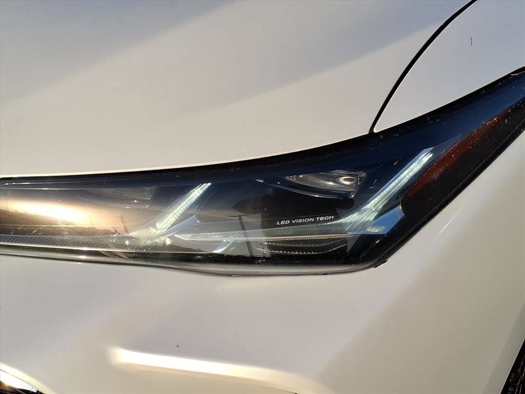 Used 2020 Toyota Avalon Limited w/ Advanced Safety Package FWD image 11