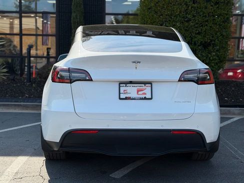 Used 2021 Tesla Model Y Long Range image 14