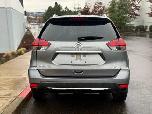 Used 2018 Nissan Rogue SL image 4