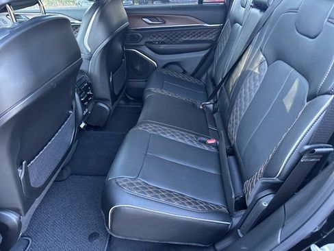 New 2025 Jeep Grand Cherokee Summit w/ Luxury Tech Group V image 19