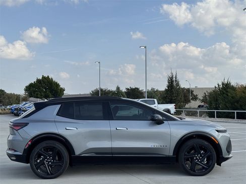 New 2026 Chevrolet Equinox EV RS image 3