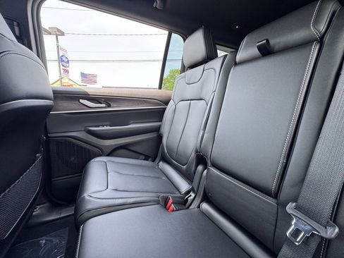 New 2025 Jeep Grand Cherokee L Limited w/ Black Appearance Package image 14