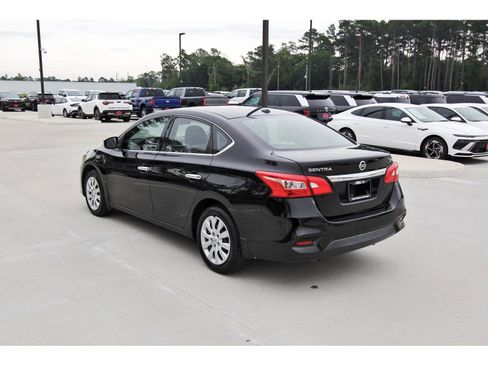 Used 2016 Nissan Sentra SV FWD image 8