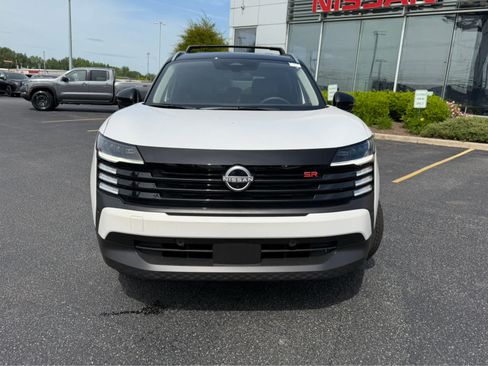 Used 2026 Nissan Kicks SR w/ Cold Weather Package AWD/4WD image 2