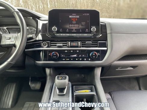 Used 2024 Nissan Pathfinder SV image 25