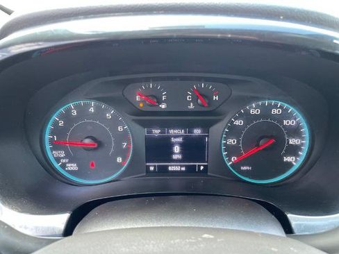 Used 2021 Chevrolet Traverse LS FWD image 28