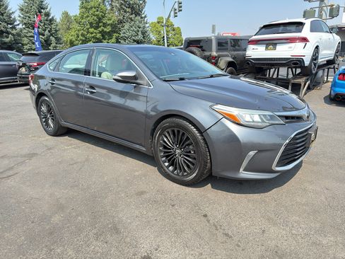 Used 2018 Toyota Avalon Touring FWD image 9