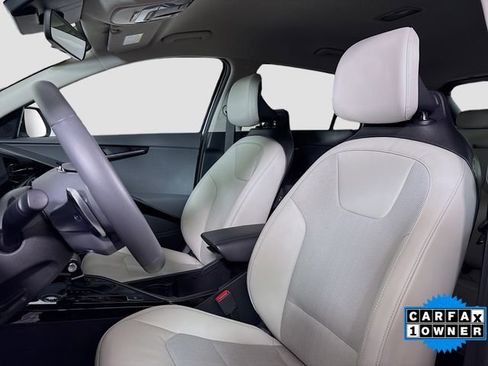 Used 2023 Kia Niro EX image 20