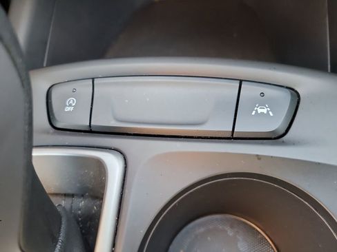 Used 2025 Chevrolet Trax LS image 21