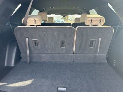 Used 2022 Chevrolet Traverse LS image 34