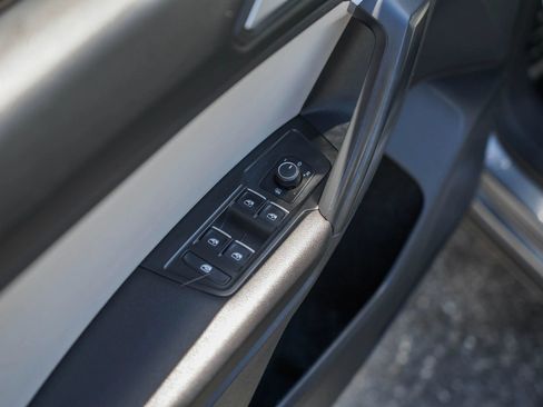 Used 2019 Volkswagen Tiguan S AWD/4WD image 10