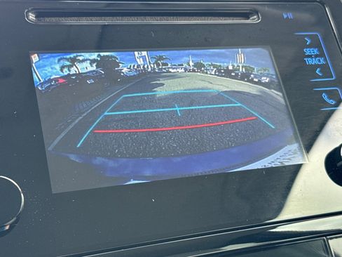 Used 2017 Toyota Prius Two image 19