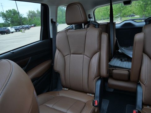 Used 2023 Subaru Ascent Touring AWD/4WD image 12