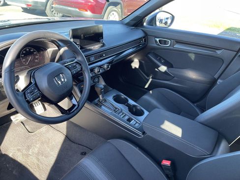 Used 2023 Honda Civic Sport image 4