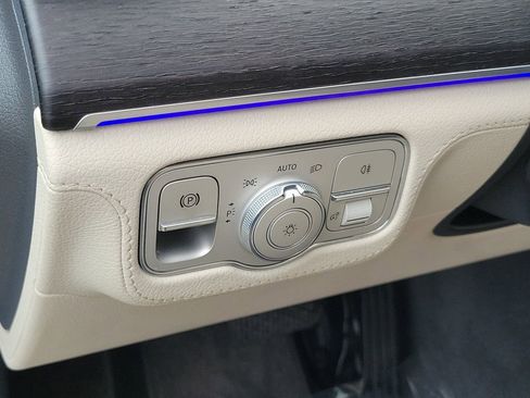 Used 2020 Mercedes-Benz GLS 450 GLS 450 w/ Convenience Package image 27