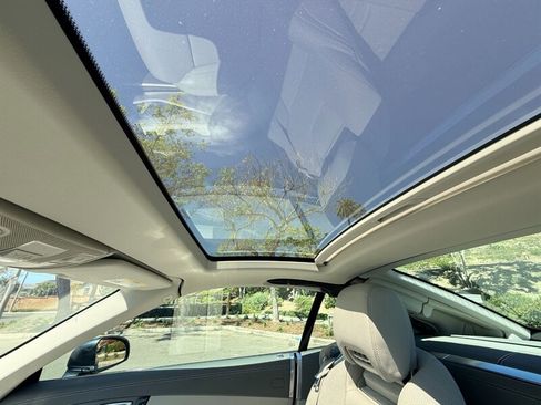 Used 2014 Mercedes-Benz SL 550 image 7