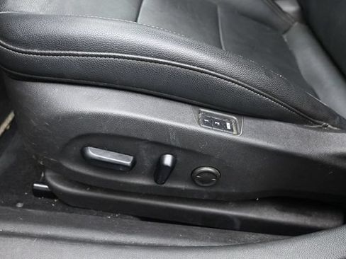 Used 2018 Buick Regal Essence w/ Driver Confidence Package #1 AWD/4WD image 19