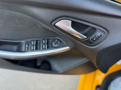 Used 2016 Ford Focus ST image 25