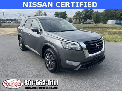 Certified 2025 Nissan Pathfinder SV