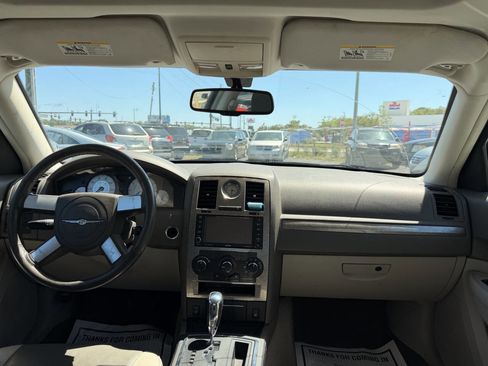 Used 2008 Chrysler 300 Touring RWD image 13