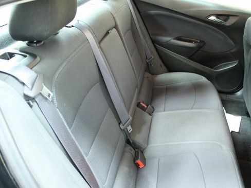 Used 2017 Chevrolet Cruze LT image 9