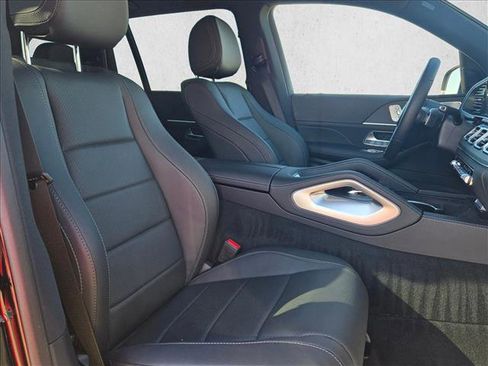 Certified 2025 Mercedes-Benz GLS 450 4MATIC image 22