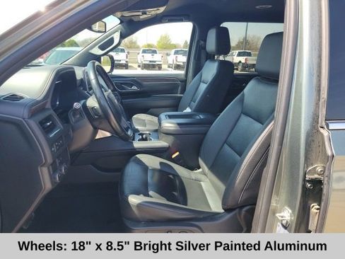 Used 2023 Chevrolet Suburban LT image 18
