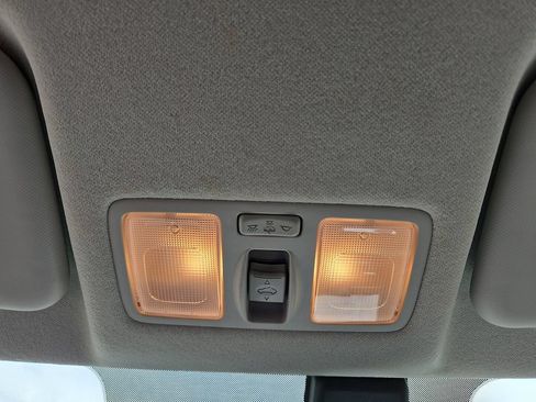 Used 2025 Hyundai Venue SEL FWD image 20