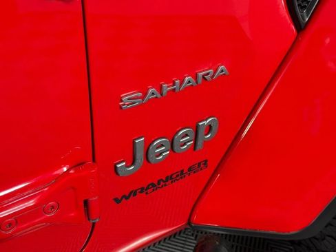 Used 2020 Jeep Wrangler Unlimited Sahara AWD/4WD image 29