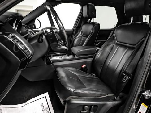 Used 2019 Land Rover Discovery SE image 36