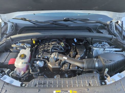 Used 2025 Jeep Grand Cherokee Altitude image 13