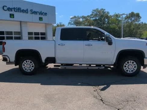 Used 2024 Chevrolet Silverado 2500 LTZ w/ LTZ Plus Package image 9