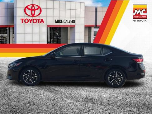 Used 2024 Nissan Sentra SV FWD image 2