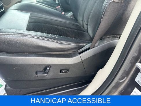 Used 2017 Dodge Grand Caravan SXT FWD image 12