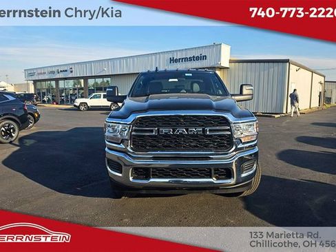 Used 2024 RAM 2500 Tradesman w/ Chrome Appearance Group AWD/4WD image 2